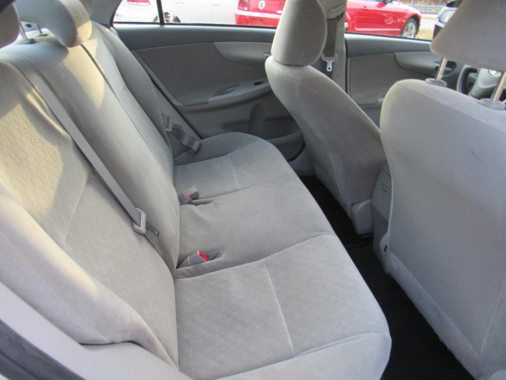 2009 SIlver /Gray Toyota Corolla LE (JTDBL40E299) with an 1.8L L4 DOHC 16V engine, 5-Speed Automatic Overdrive transmission, located at 6 Oliver Rd., Uniontown, PA, 15401, (724) 438-2024, 0.000000, 0.000000 - Photo #20