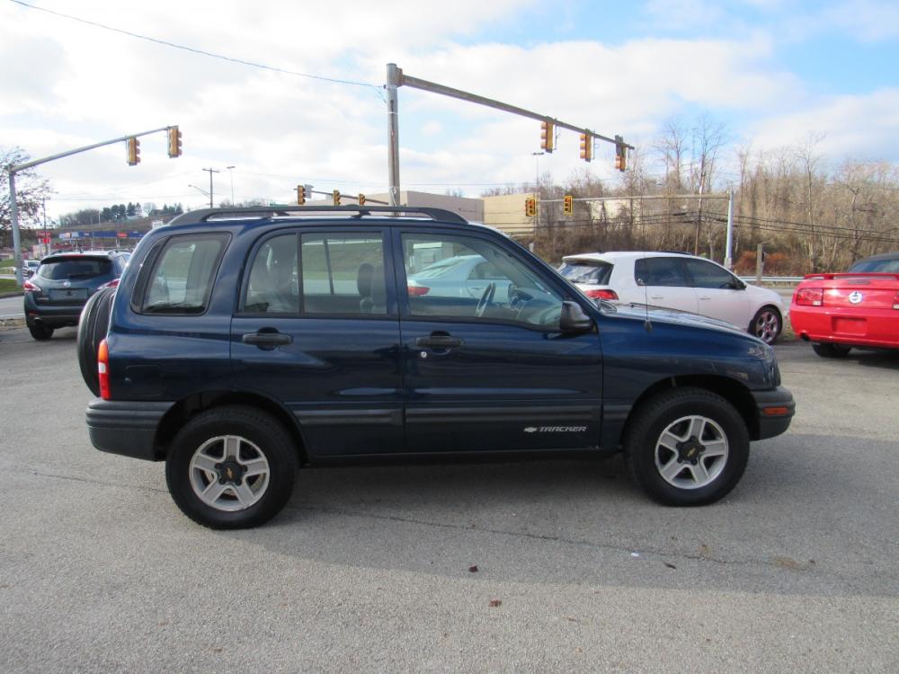 2002 Blue /Gray Chevrolet Tracker 4-Door Hardtop 4WD (2CNBJ13C926) with an 2.0L L4 DOHC 16V engine, Automatic transmission, located at 6 Oliver Rd., Uniontown, PA, 15401, (724) 438-2024, 0.000000, 0.000000 - Photo #3