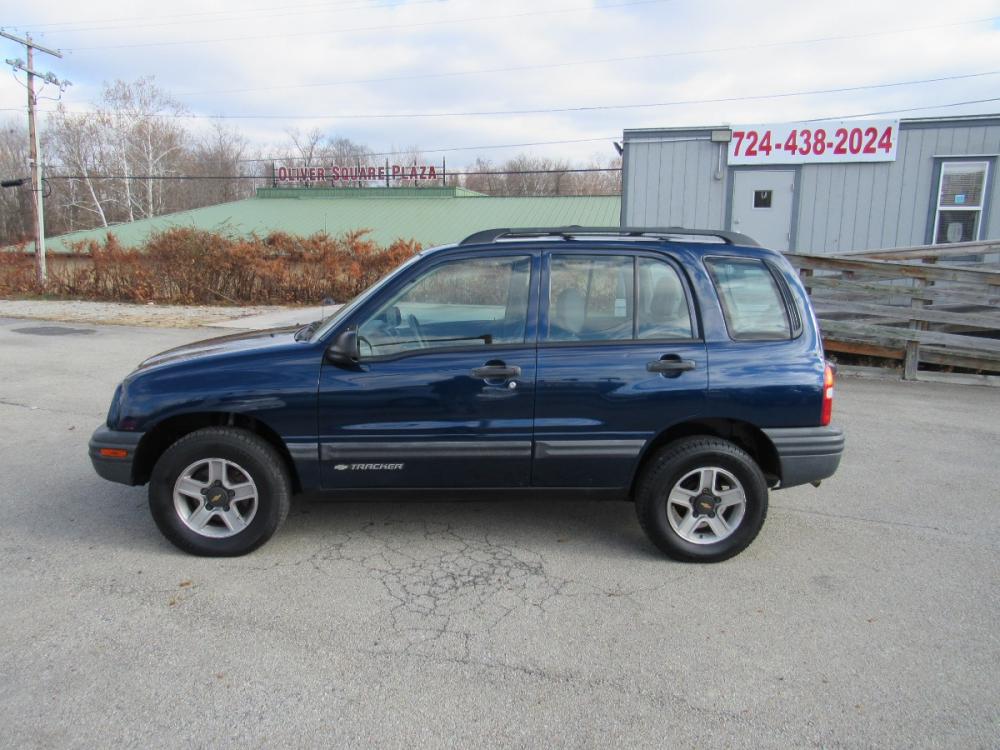 2002 Blue /Gray Chevrolet Tracker 4-Door Hardtop 4WD (2CNBJ13C926) with an 2.0L L4 DOHC 16V engine, Automatic transmission, located at 6 Oliver Rd., Uniontown, PA, 15401, (724) 438-2024, 0.000000, 0.000000 - Photo #7